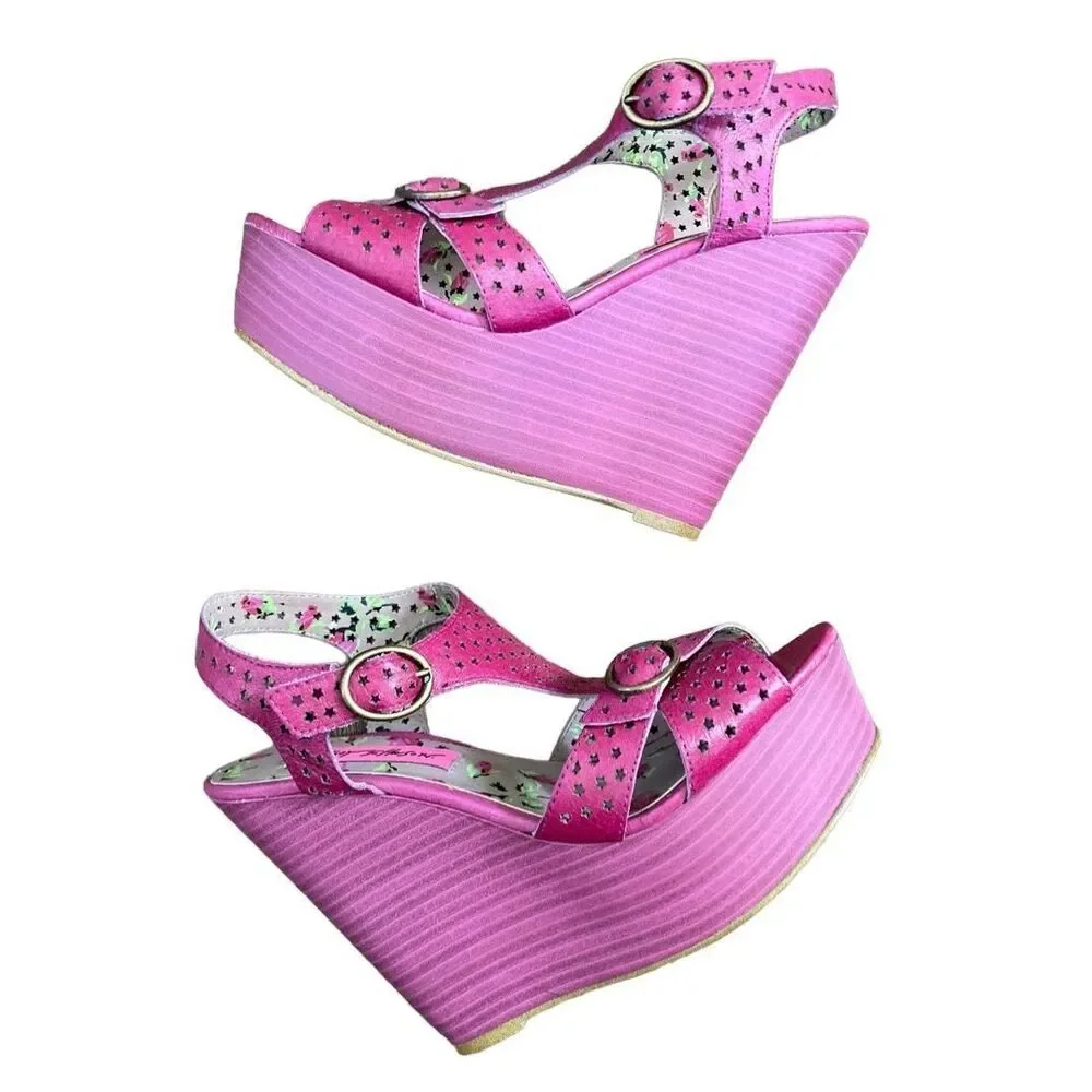 Betsey Johnson Women’s 6 Pink Calico Star Cutout Platform Shoes